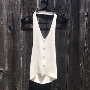 Boutique Europa Ribbed V Neck Halter